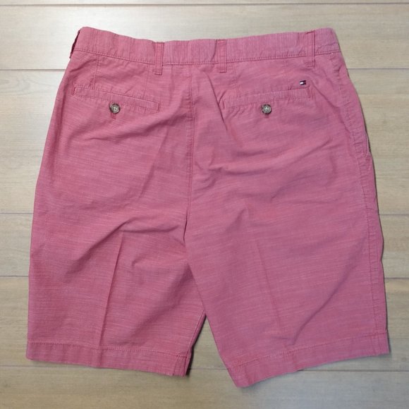 Tommy Hilfiger men's shorts, size 32, Nantucket Red flat front, 100% cotton - Picture 2 of 5